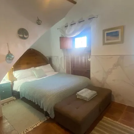 Cortijo Perejil, A Tranquil Mountain Escape & Private Pool Oria